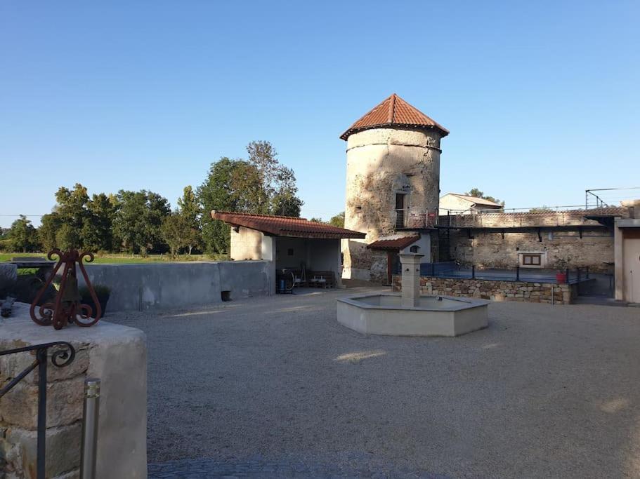 Tour De Charme Atypique Beauregard-l'Eveque Exterior foto