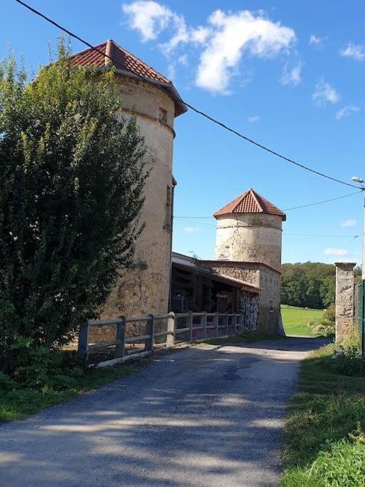 Tour De Charme Atypique Beauregard-l'Eveque Exterior foto
